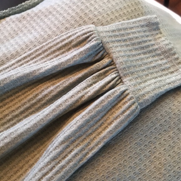 Women’s long sleeve v-neck top NWT   SIZE SMALL - Picture 6 of 11